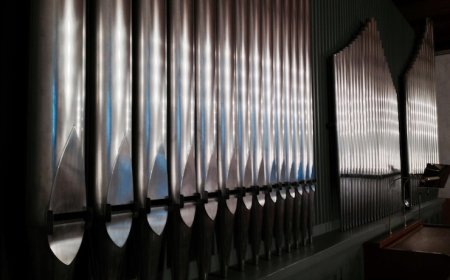 Top Picks for Affordable Pinch Pleat Curtains Dubai Homes Will Love