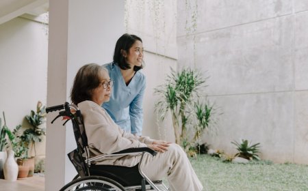 How Home Care Services Reduce Loneliness in Seniors | Expert Guide